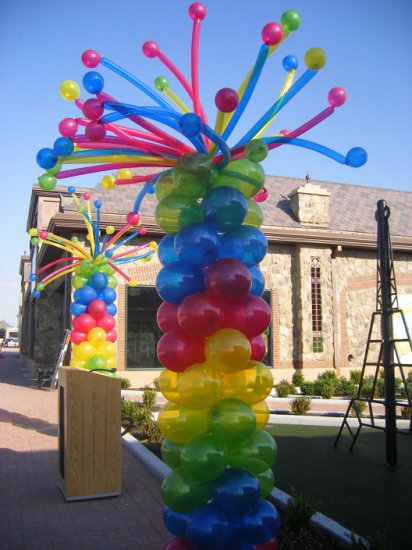 obrazki2 - dekoracja - fontanna z balonów.jpg
