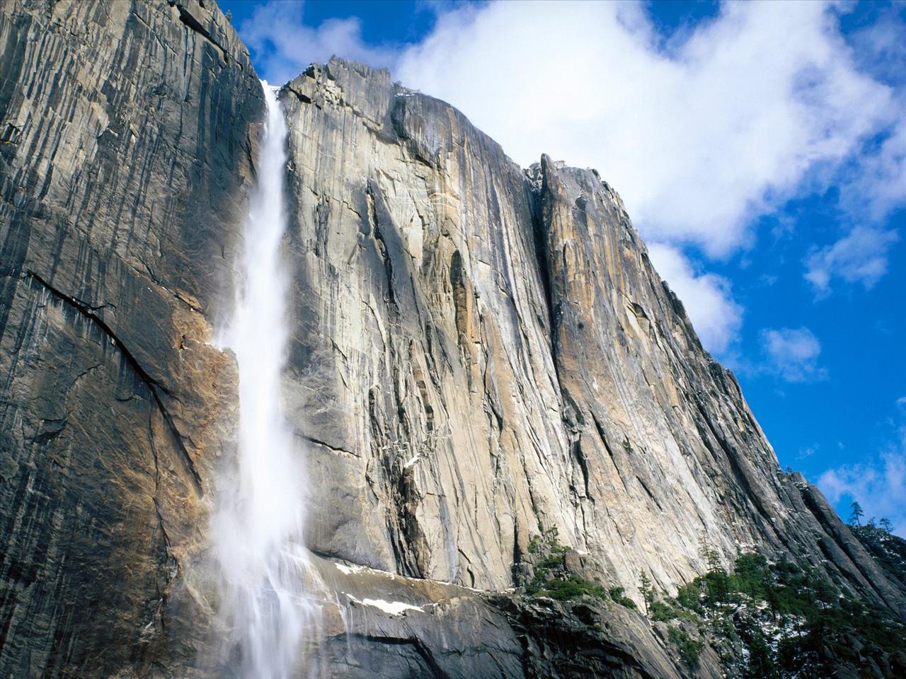wodospady - Upper Yosemite Falls, Yosemite National Park, California.jpg