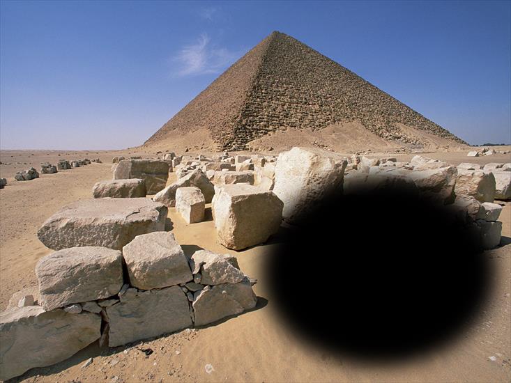 Różne - World_Egypt_White_pyramid_of_King_Snefru__Dahshur__Egypt_007830_.png