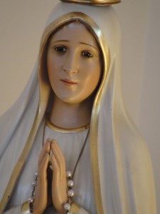 Zdjęcia Figury Matki Bożej Fatimskiej - DSC03161-225x300.jpg