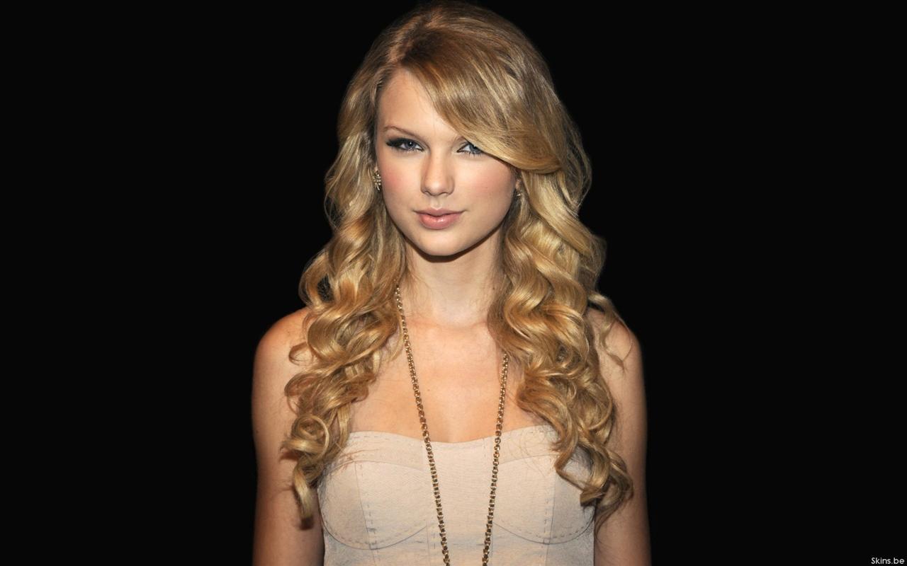 Taylor Swift - Taylor Swift 29.jpg