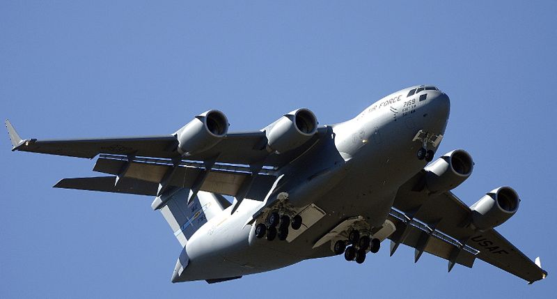 Najwieksze samoloty - 800px-C-17_no169_landing.jpg