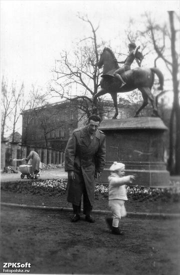 P.Amor na Pegazie V - 1952 Rok.  POMNIK     AMOR na PEGAZIE. 1.jpg