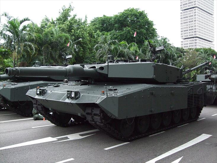 Najpotężniejsze czołgi świata - Leopard 2SG RFN.jpg