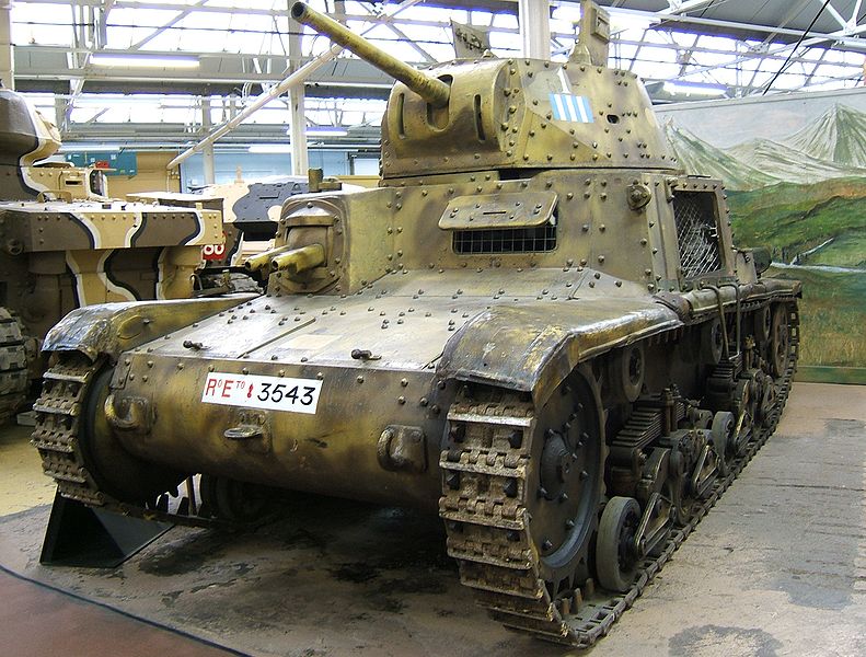 czołgi - 791px-M13_slash_40_Bovington_museum.jpg