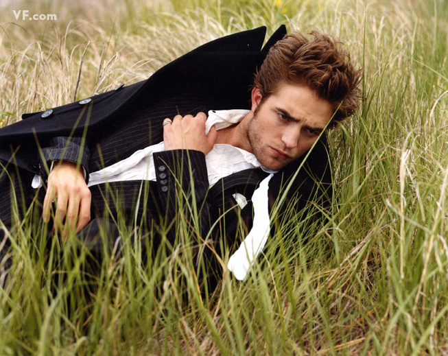 Robert Pattinson Edward Cullen - pattinson-C-0912-02.jpg
