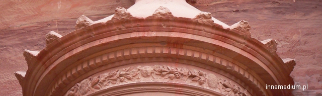 Nieoficjalna zakazana historia starożytna - obrazy - Petra-Treasury-Al-Khazneh. Detal zdobień architektóry Petry.jpg