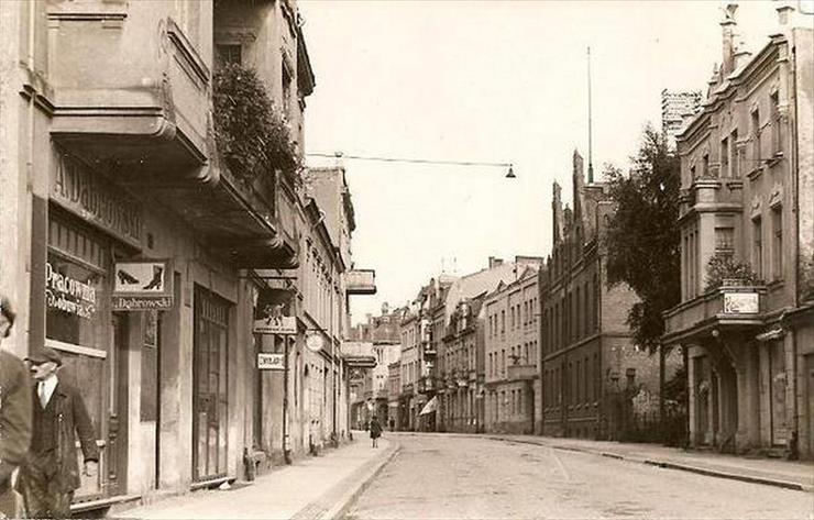 Moje  miasto Wąbrzezno  -dawniej i dziś1 - UL  .1 MAJA 1939.jpg