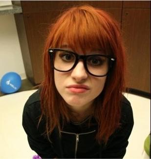 Hayley Williams - PARAMORE - 1042092-hayley_williams_paramore_2245037_1_super1.jpg