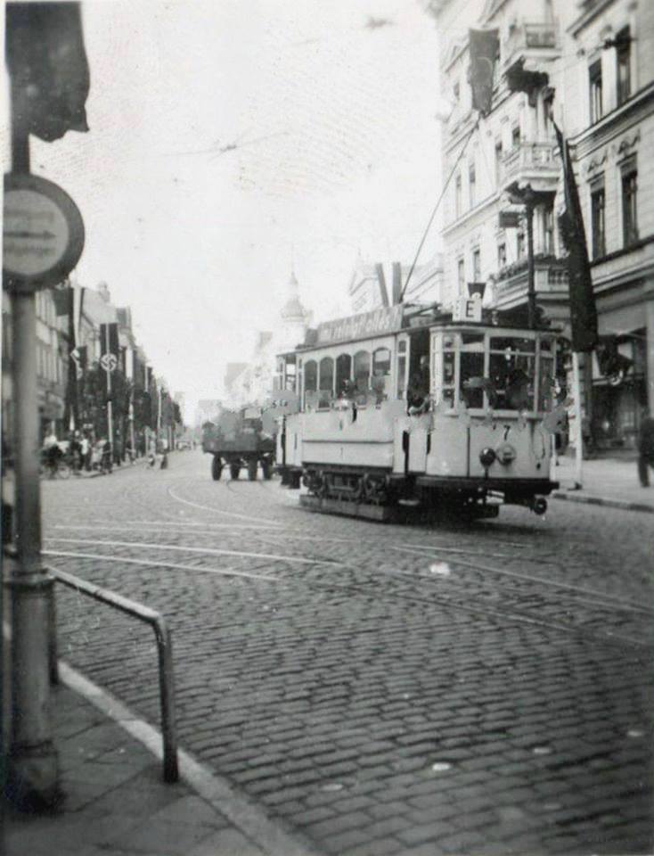 Bydgoszcz na starej fotografii - Ulica Gdańska ,przy Hotelu Pod Orłem.jpg