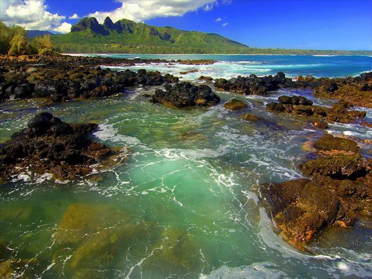 Piękne tapety-widoki - Kong Mountain Seascape, Kauai.jpg