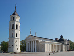 Wilno - 240px-Vilnius_cathedral.jpg