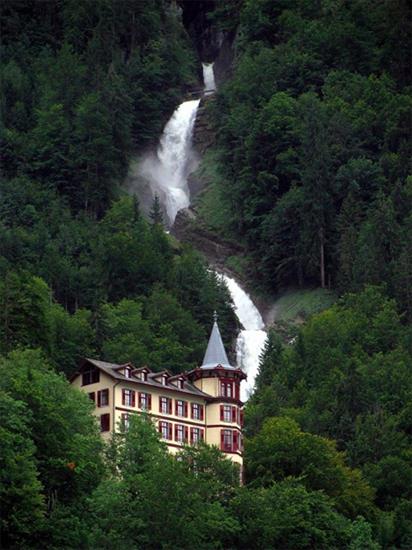 Wodospady - Wodospad Giessbach, Szwajcaria.jpg
