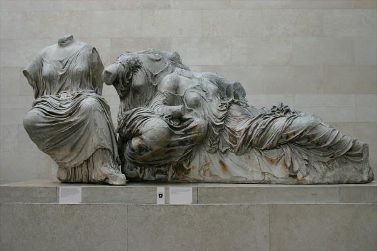 grecja4 - Partenon_Wschodni przyczółek-trzy boginie_437-432 p.n.e. - Kopia.JPG